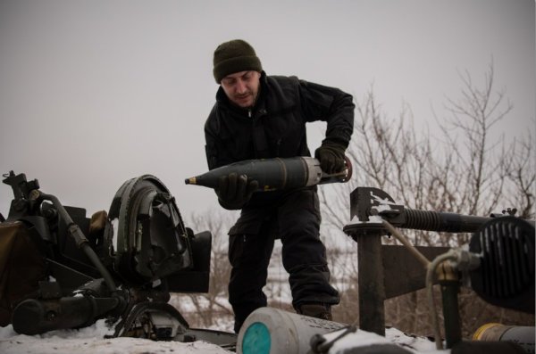 Українські танкісти показали, як працює танк Т-64
Українські танкісти показали, як працює танк Т-64