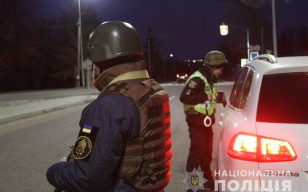 “Ними цікавиться ТЦК”: представник Нацполіції розповів, що чекатиме на порушників комендантської години у новорічну ніч
“Ними цікавиться ТЦК”: представник Нацполіції розповів, що чекатиме на порушників комендантської години у новорічну ніч