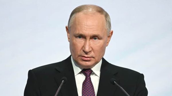 Путин в поздравлении с Днем защитника отечества похвастал обновленным ядерным оружием 