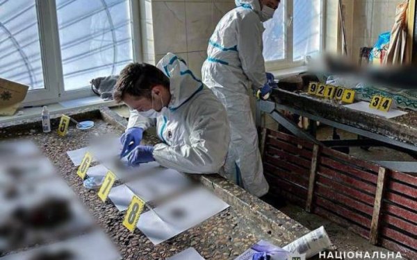 Поліцейські ідентифікували тіла двох дітей, які загинули під час обстрілу в Покровську
Поліцейські ідентифікували тіла двох дітей, які загинули під час обстрілу в Покровську