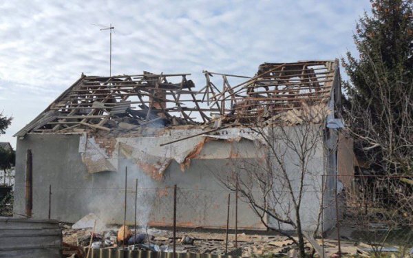 Ворог вдарив артилерією по Нікополю. Серед постраждалих дитина
Ворог вдарив артилерією по Нікополю. Серед постраждалих дитина