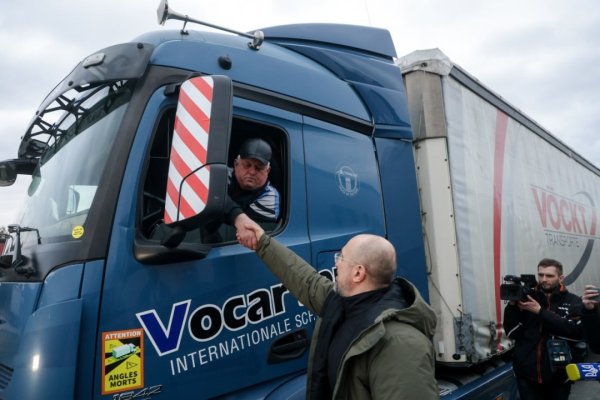 Шмигаль звернувся до поляків: Зараз через кордон йде лише 5% українського агроекспорту Шмигаль звернувся до поляків: Зараз через кордон йде лише 5% українського агроекспорту