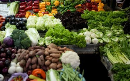 Цены на овощи идут на рекорд: украинцам объяснили, почему дорожают продукты и что будет дальше
Цены на овощи идут на рекорд: украинцам объяснили, почему дорожают продукты и что будет дальше