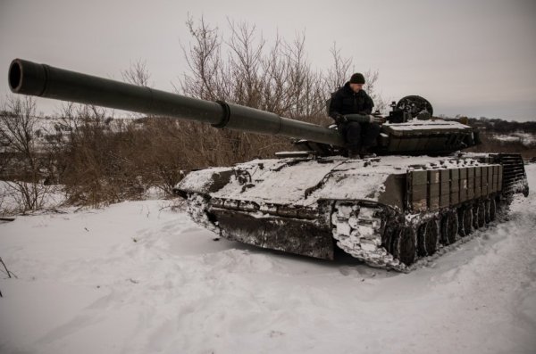 Українські танкісти показали, як працює танк Т-64
Українські танкісти показали, як працює танк Т-64