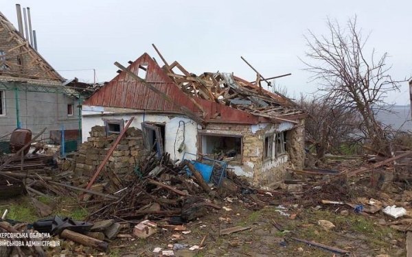 У Бериславі росіяни скинули з безпілотника вибухівку
У Бериславі росіяни скинули з безпілотника вибухівку
