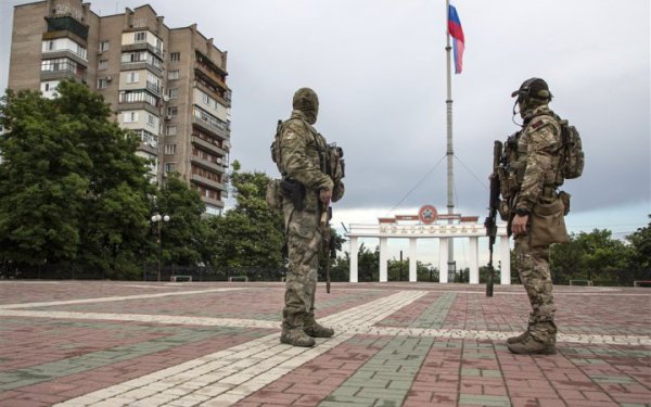 Сили опору підірвали у Мелітополі автомобіль з окупантами
Сили опору підірвали у Мелітополі автомобіль з окупантами