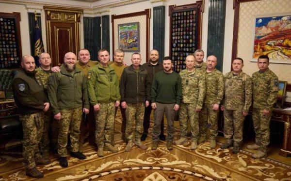 Зеленський провів сьогодні наради з новим керівництвом Сил оборони
Зеленський провів сьогодні наради з новим керівництвом Сил оборони