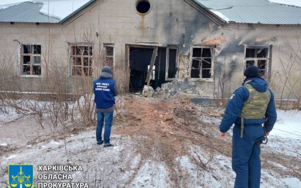Окупанти з мінометів обстріляли Вовчанськ, постраждав мирний житель
Окупанти з мінометів обстріляли Вовчанськ, постраждав мирний житель
