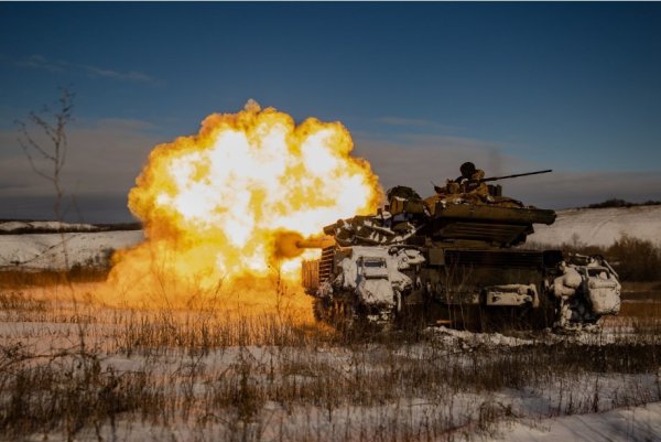 Українські танкісти показали, як працює танк Т-64
Українські танкісти показали, як працює танк Т-64
