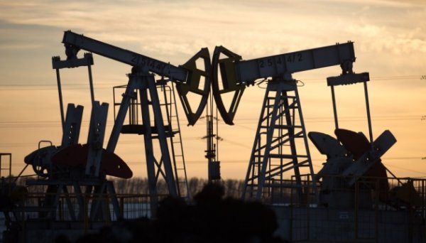 Нафта дешевшає на тлі інформації про те, що Саудівська Аравія у лютому знизить ціни Нафта дешевшає на тлі інформації про те, що Саудівська Аравія у лютому знизить ціни