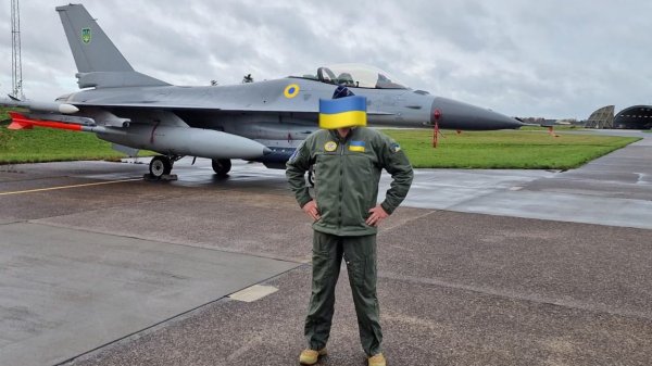 Летчик рассказал о подготовке на F-16 и показал фото уже украинского самолета
Летчик рассказал о подготовке на F-16 и показал фото уже украинского самолета