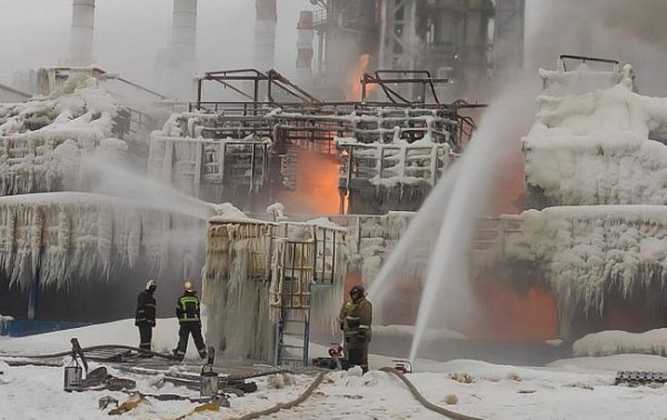 Дроны приостановили работу топливного комплекса в Усть-Луге на несколько недель, - Reuters
Дроны приостановили работу топливного комплекса в Усть-Луге на несколько недель, - Reuters