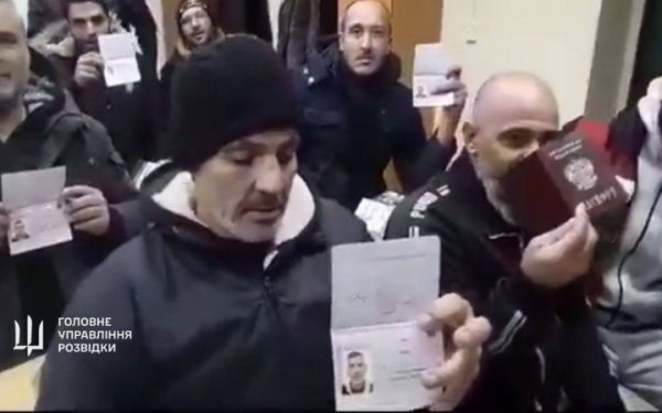 Росія вербує найманців у Сирії для війни в Україні, – ГУР
Росія вербує найманців у Сирії для війни в Україні, – ГУР