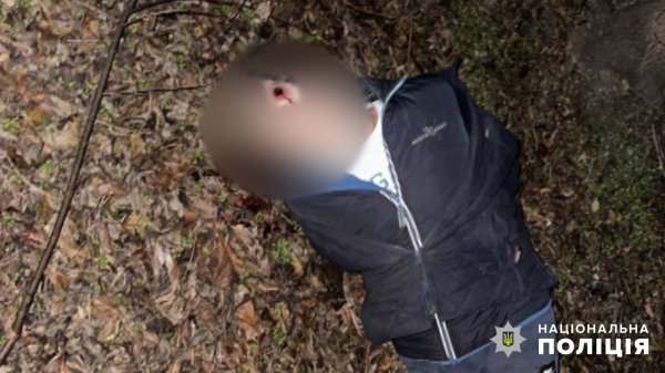 Замовив сусіда за 10 тисяч доларів: на Одещині поліцейські попередили замовне вбивство
Замовив сусіда за 10 тисяч доларів: на Одещині поліцейські попередили замовне вбивство
