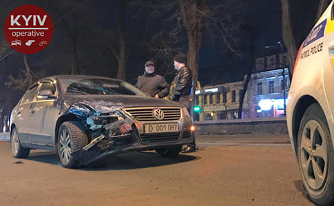 На Подоле произошло ДТП с участием дипломатического авто РФ