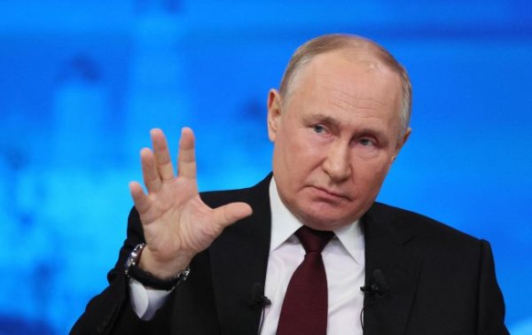 Ищет оправдание войне. Зачем Путин "кормит" россиян планами по "демилитаризованной зоне" в Украине
Ищет оправдание войне. Зачем Путин "кормит" россиян планами по "демилитаризованной зоне" в Украине