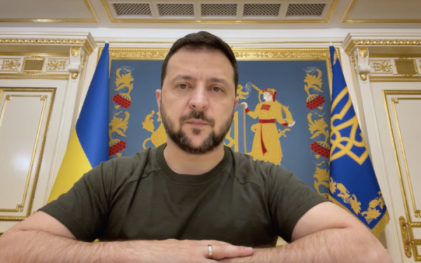 Саме в Україні маємо довести, що демократії здатні захищати життя від будь-яких форм терору, - Зеленський
Саме в Україні маємо довести, що демократії здатні захищати життя від будь-яких форм терору, - Зеленський