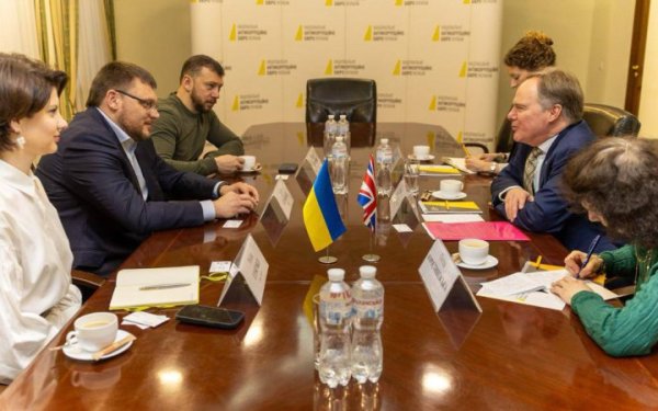 Керівники САП і НАБУ обговорили із послом Британії скасування "правок Лозового"
Керівники САП і НАБУ обговорили із послом Британії скасування "правок Лозового"