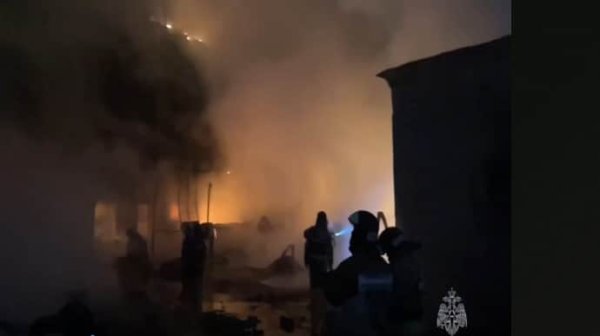 В Подмосковье – масштабный пожар на 8 тысяч квадратов В Подмосковье – масштабный пожар на 8 тысяч квадратов