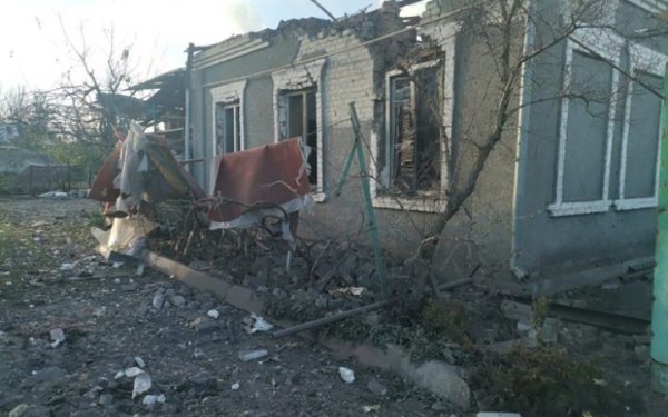 Росіяни вдарили по селу Широке поблизу Запоріжжя
Росіяни вдарили по селу Широке поблизу Запоріжжя