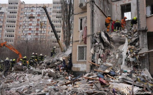 У постраждалі від нічної атаки будинки в Одесі повернули опалення
У постраждалі від нічної атаки будинки в Одесі повернули опалення