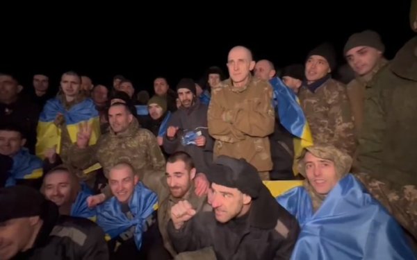 Україна поверне з полону всіх “азовців”, хоча РФ намагається “розіграти їх карту”, - Буданов
Україна поверне з полону всіх “азовців”, хоча РФ намагається “розіграти їх карту”, - Буданов