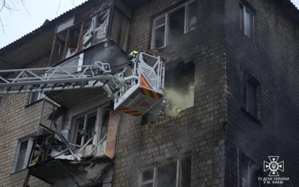 Вибухи в Києві і області, відбиття атак у Луганській: як минула доба
Вибухи в Києві і області, відбиття атак у Луганській: як минула доба