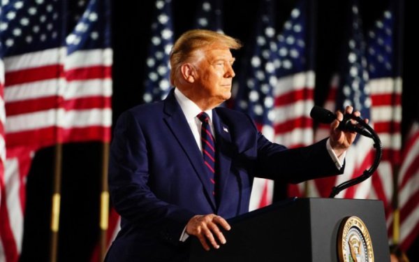 Трамп пропонує надати допомогу Україні як позику
Трамп пропонує надати допомогу Україні як позику