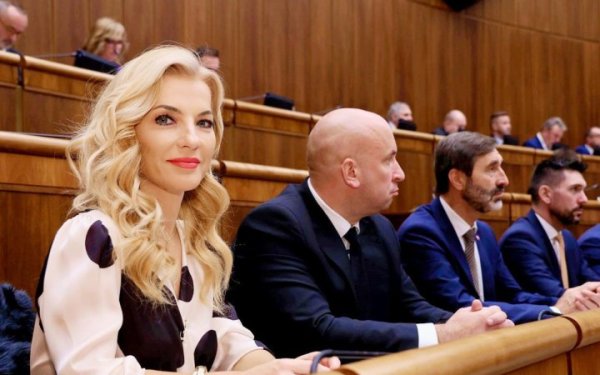 Новий міністр культури Словаччини скасувала заборону на співробітництво з Росією та Білоруссю у галузі культури
Новий міністр культури Словаччини скасувала заборону на співробітництво з Росією та Білоруссю у галузі культури