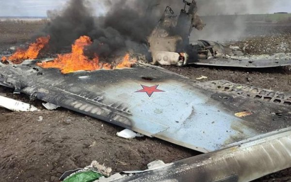 Зеленський: Від лютого Росія втратила 15 військових літаків. Було б більше, але потрібна зброя партнерів
Зеленський: Від лютого Росія втратила 15 військових літаків. Було б більше, але потрібна зброя партнерів
