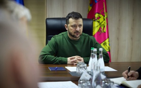 Зеленський провів нараду щодо безпекової ситуації в Запорізькій області
Зеленський провів нараду щодо безпекової ситуації в Запорізькій області