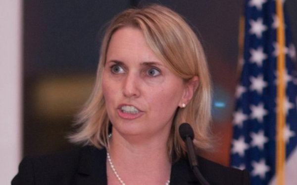 Посол США Брінк прокоментувала випадки переслідування ЗМІ в Україні
Посол США Брінк прокоментувала випадки переслідування ЗМІ в Україні