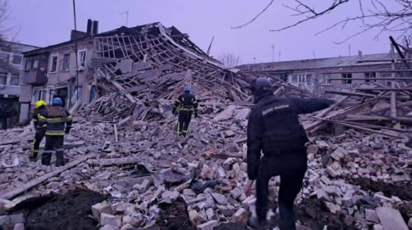 Количество погибших из-за ракетного удара по Великому Бурлуку на Харьковщине возросло до четырех Количество погибших из-за ракетного удара по Великому Бурлуку на Харьковщине возросло до четырех