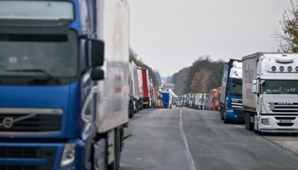 Асоціація автоперевізників пропонує європейським колегам альтернативу поверненню системи дозволів