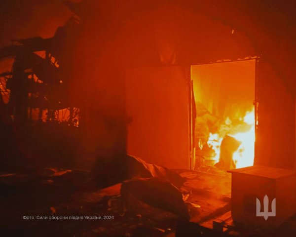 Внаслідок нічної атаки окупантів на Миколаївщині людина опинилася в реанімації
Внаслідок нічної атаки окупантів на Миколаївщині людина опинилася в реанімації
