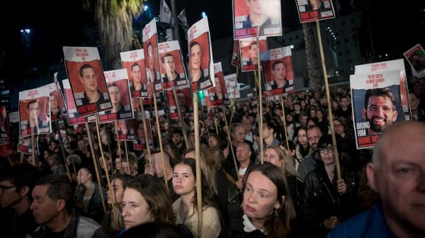 В �зраиле массовые митинги: люди требуют отставки Нетаньяху, прекращения войны и возвращения заложников В �зраиле массовые митинги: люди требуют отставки Нетаньяху, прекращения войны и возвращения заложников