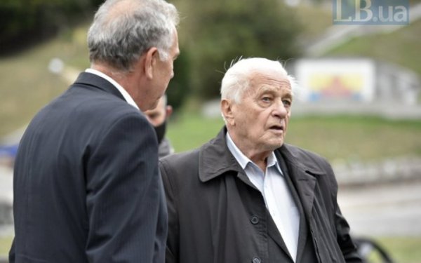На 87-му році життя помер політик і дисидент Степан Хмара
                                