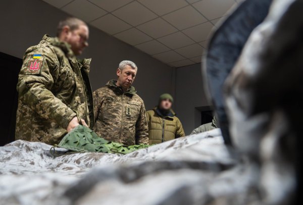 Міноборони почало тестування тканин для антитепловізійної накидки
Міноборони почало тестування тканин для антитепловізійної накидки