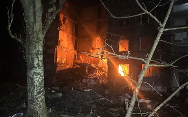 Росіяни обстріляли Селидове на Донеччині: поцілили у п'ятиповерхівку
Росіяни обстріляли Селидове на Донеччині: поцілили у п'ятиповерхівку