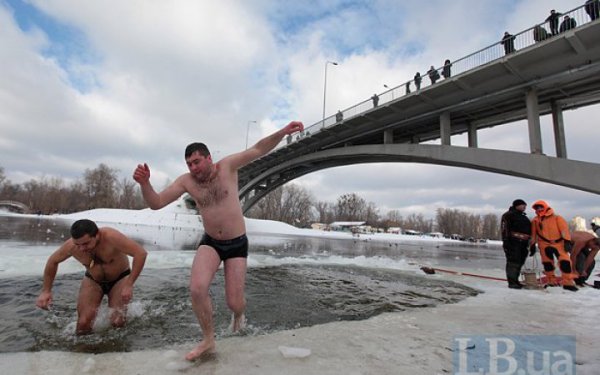 Влада закликала киян відмовитися від купання у водоймах на Водохреще
Влада закликала киян відмовитися від купання у водоймах на Водохреще