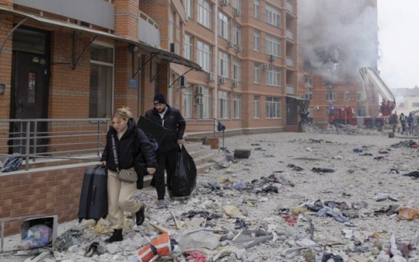 На Київщині внаслідок падіння уламків ворожих дронів пошкоджено будинки та автомобілі
На Київщині внаслідок падіння уламків ворожих дронів пошкоджено будинки та автомобілі
