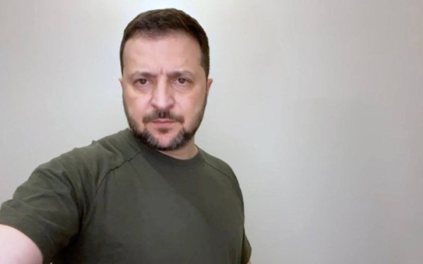 Зеленський повідомив про “нові важливі перемовини з європейськими сусідами”
Зеленський повідомив про “нові важливі перемовини з європейськими сусідами”
