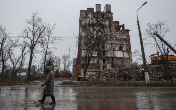 Росіяни зганяють на ТОТ України заробітчан із Центральної Азії та Білорусі
Росіяни зганяють на ТОТ України заробітчан із Центральної Азії та Білорусі