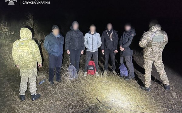 Прикордонники затримали ще 5 втікачів з України
Прикордонники затримали ще 5 втікачів з України