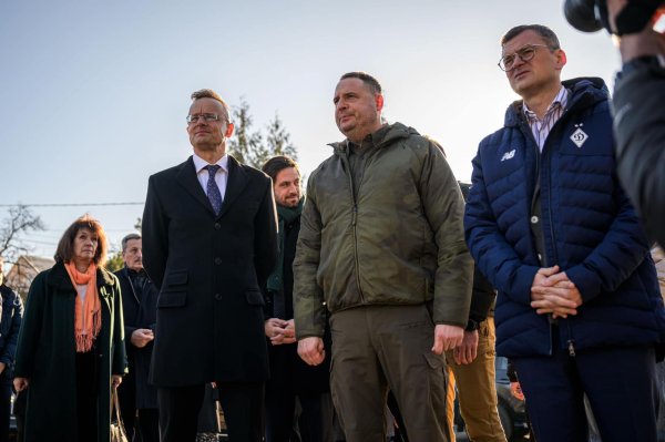 
Сийярто в Ужгороде. Все подробности встречи представителей Украины и Венгрии 