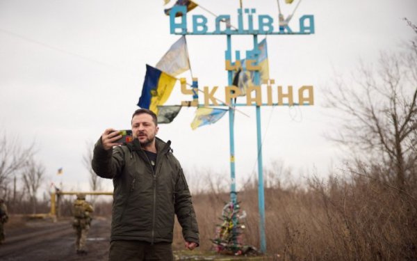Зеленський відвідав Авдіївку
Зеленський відвідав Авдіївку