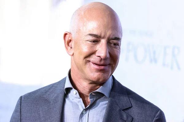 Безос планирует продать до 50 миллионов акций Amazon
Безос планирует продать до 50 миллионов акций Amazon