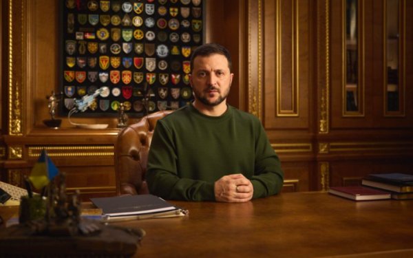Зеленський привітав українців з Новим роком: ми сильніші за цю війну
Зеленський привітав українців з Новим роком: ми сильніші за цю війну