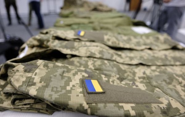 Поставил ВСУ некачественную одежду на десятки миллионов: предприниматель получил подозрение
Поставил ВСУ некачественную одежду на десятки миллионов: предприниматель получил подозрение