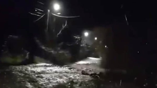 В Севастополе прошел сильный ливень: затопило дома и улицы, эвакуировали людей В Севастополе прошел сильный ливень: затопило дома и улицы, эвакуировали людей